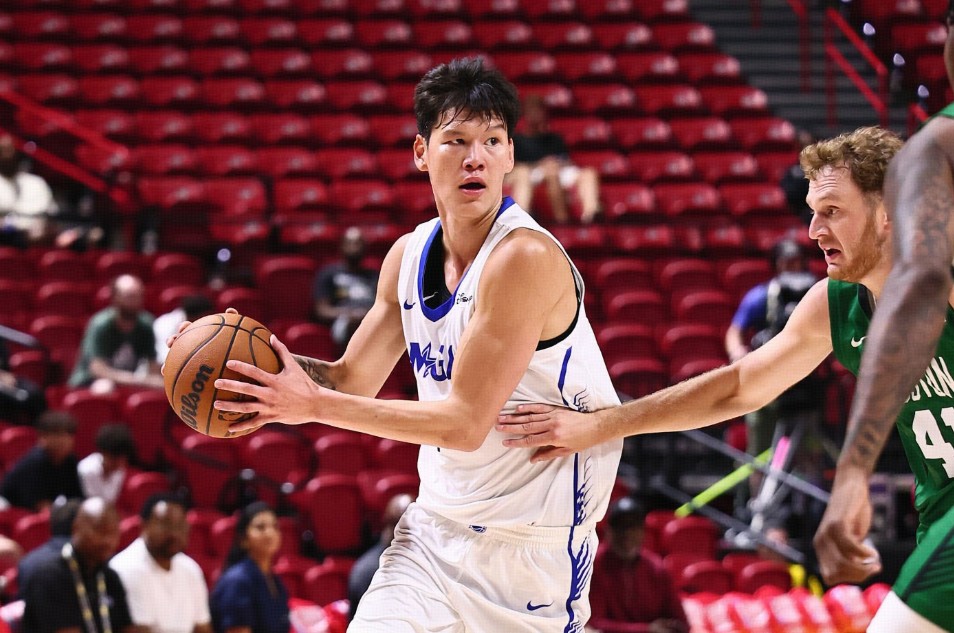 奥兰多魔术官方宣布签下蒙古后卫沙拉夫贾姆茨，NBA历史首位蒙古球员