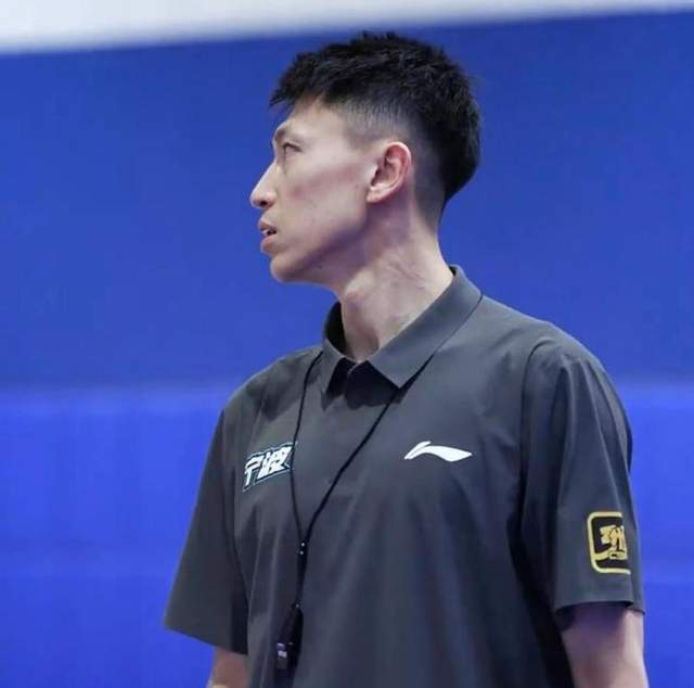 CBA新规全面禁止球员兼教练 周鹏西热力江等曾受困此模式