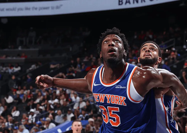 NBA季前赛：怀斯曼9分钟贡献8分5篮板1盖帽