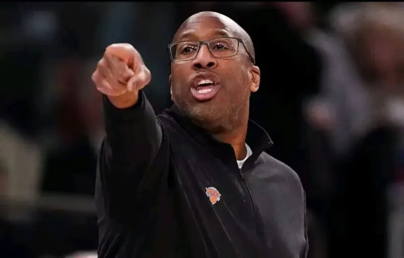 NBA季前赛尼克斯120-97不敌76人 主帅迈克-布朗不满球队身体对抗