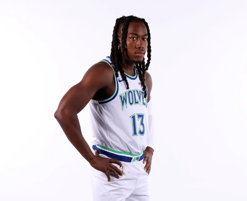 25-26赛季NBA常规赛弧顶三分命中率：多森姆44.5%领跑