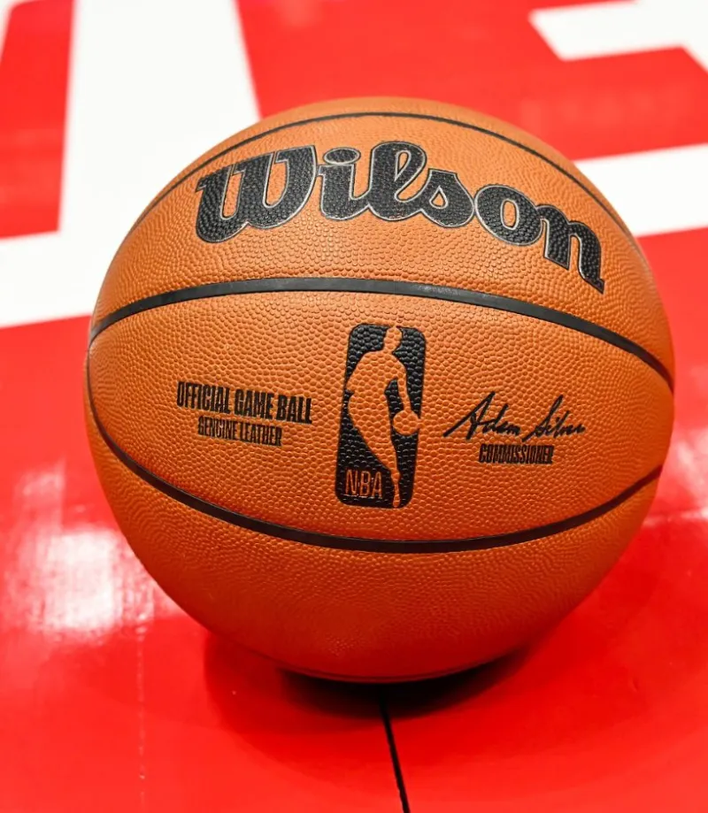 NBA季前赛将测试智能互联篮球与互联腕带设备