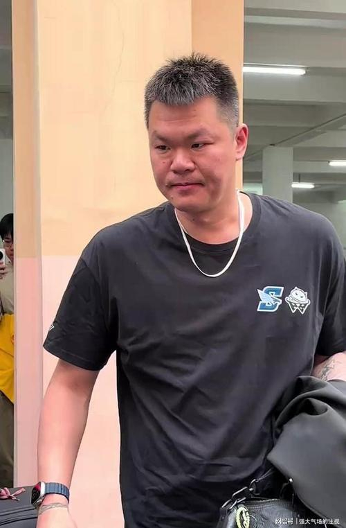 朱芳雨谈中国男篮：当年玩命，如今球员钱到位就行