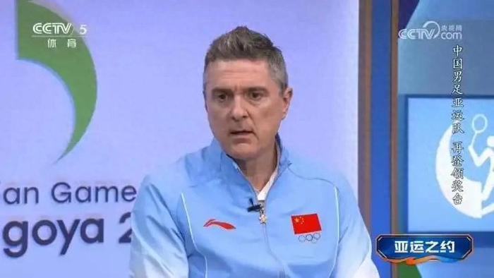 日本足协盯上安东尼奥？网友急了：赶紧发五星卡，这人必须留中国