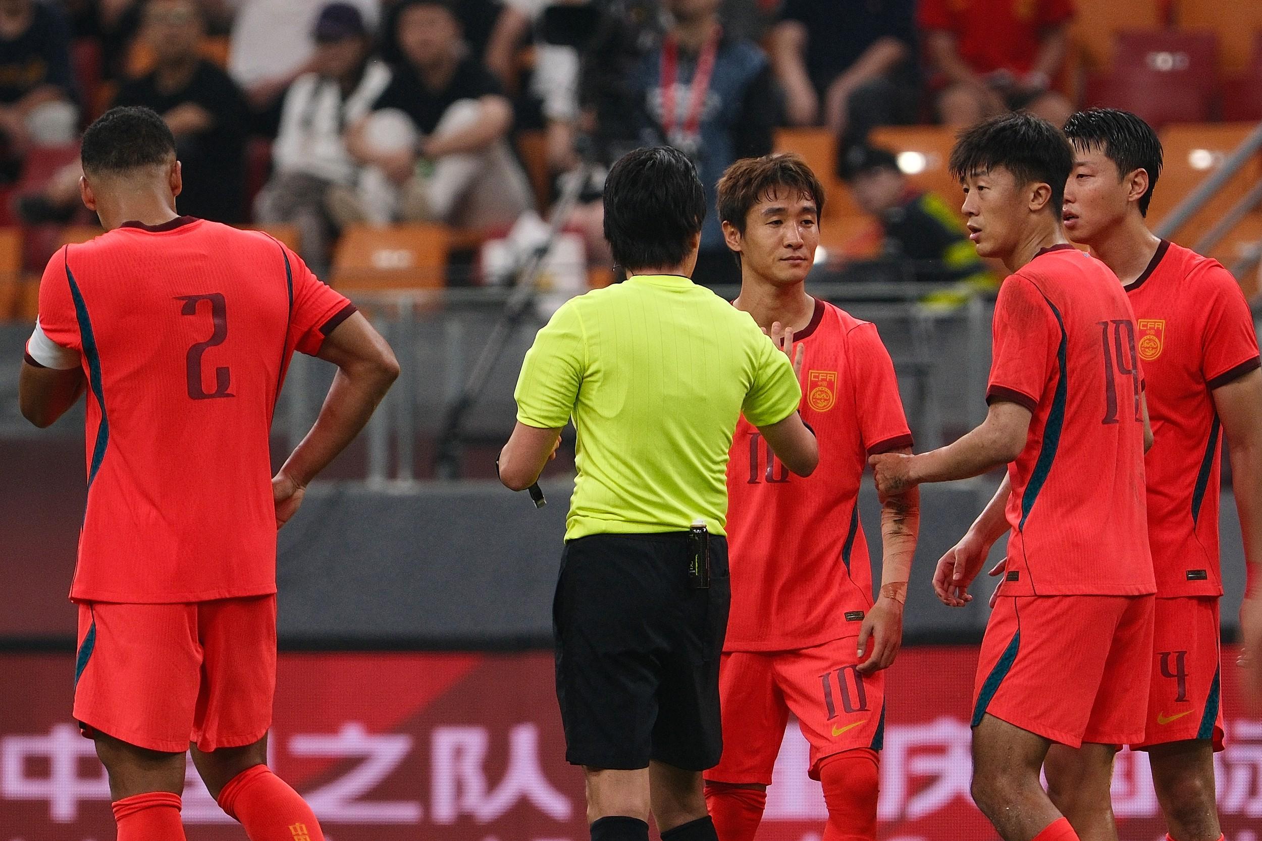 国足友谊赛0-1不敌塔吉克斯坦，三连败进0球丢9球