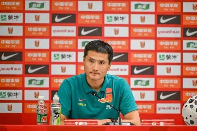 邵佳一向球迷道歉坦言18岁时不及年轻球员 国足0比1不敌塔吉克斯坦