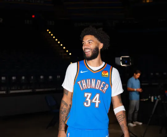 NBA季前赛雷霆对阵鹈鹕，肯里奇三分4中3、雷霆全队三分14中10