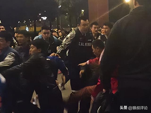 丛明晨谈辽宁四川总决赛冲突：头一次与球迷打架 后面就不让带家属