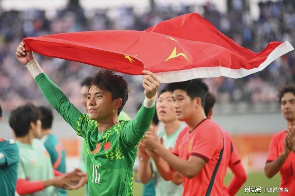 李昊转会上海海港三大因素敲定，5000万身价成申花最大障碍