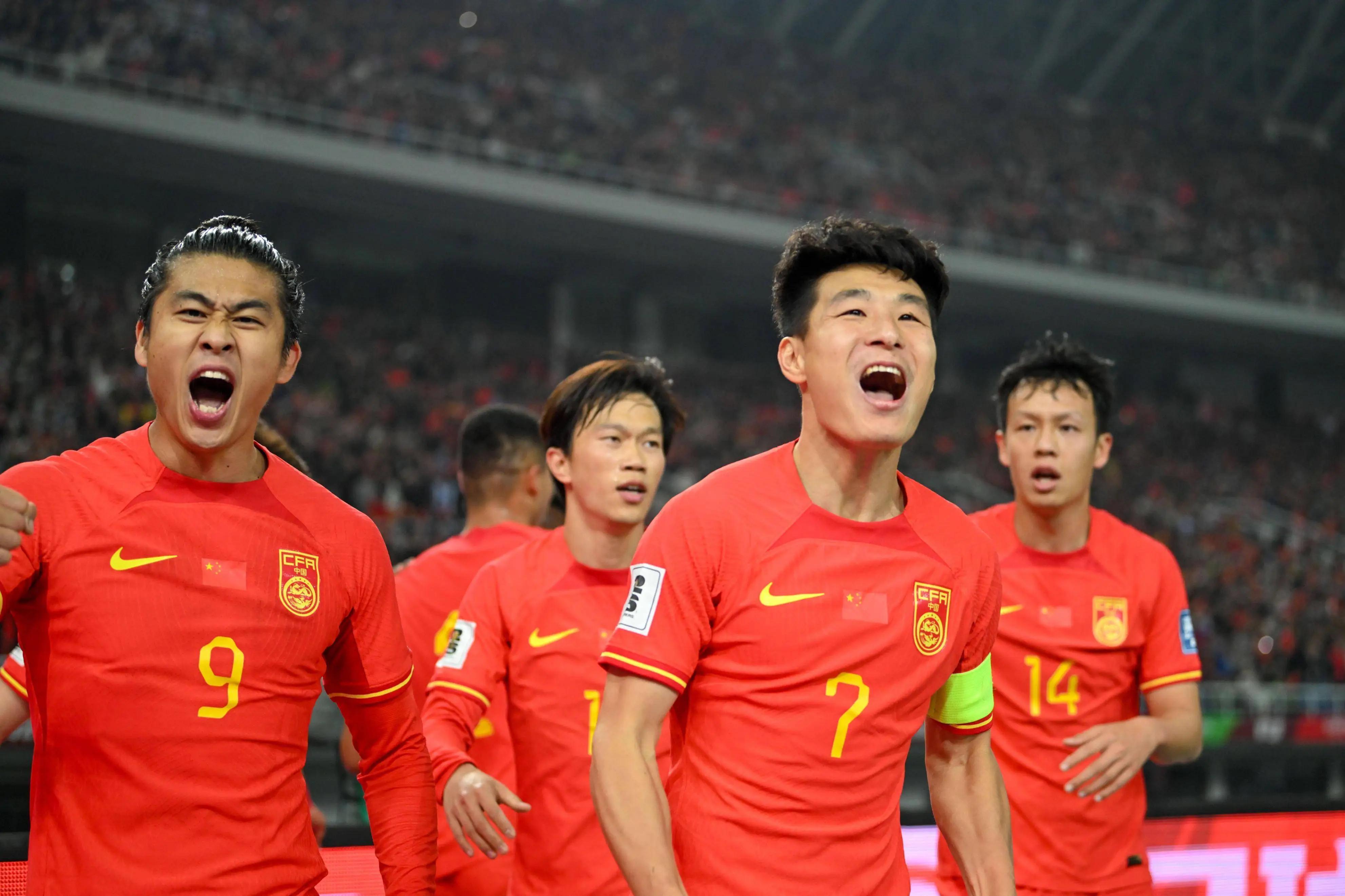 国足亚洲杯11人推荐：中场大洗牌，李昊、张玉宁、韦世豪入选