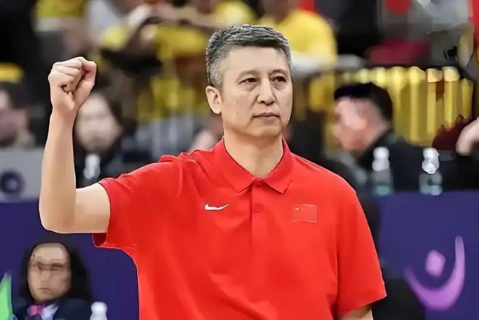 CBA季前赛将启，篮协力挺郭士强，广东接触两名NBA内线，王哲林沈梓捷通过补测