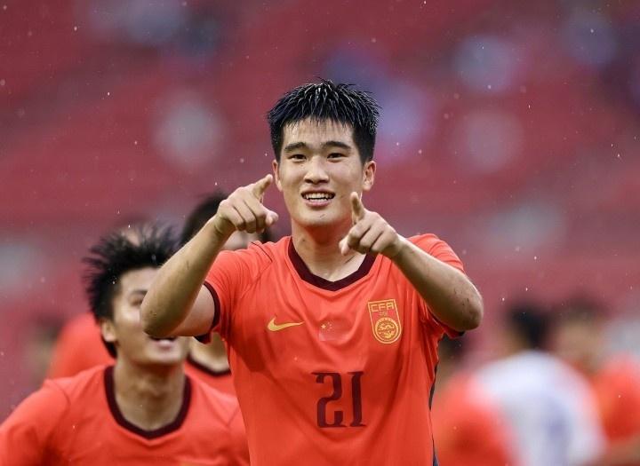 山东泰山球员于金永、依木兰等亚运队成员10月6日回归球队训练