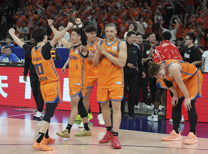 CBA新赛季20队分四档出炉！上海男篮独一档，北京首钢紧随其后