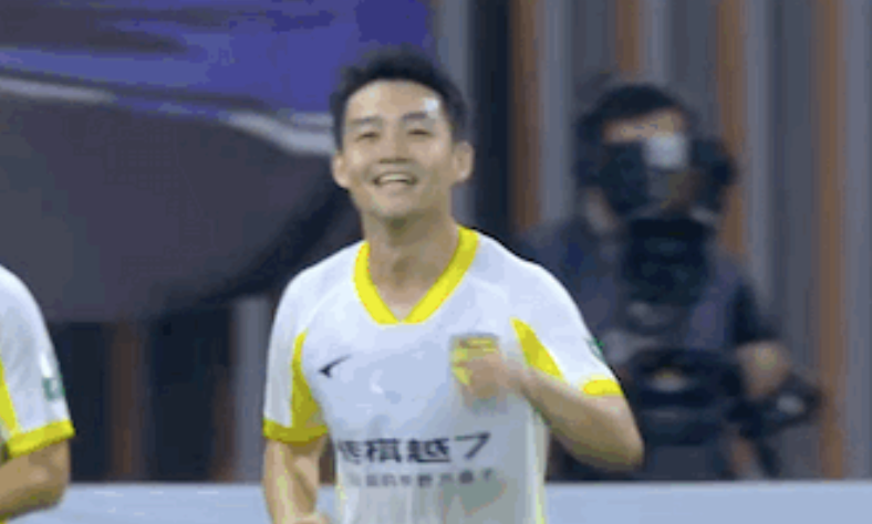 梁学铭破门尼康传射 广东广州豹4-1深圳青年人