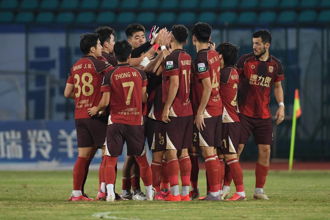 陕西联合客场4-1胜南京城市，终结7场不胜纪录