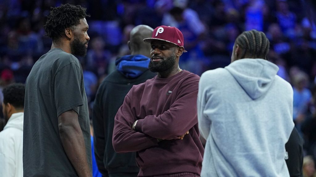 LeBron James否认与恩比德训练营互动传闻，Mike Breen道歉