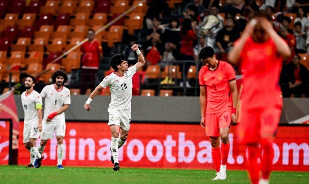 国足主场三连败遭球迷怒斥 范志毅预言成真引热议