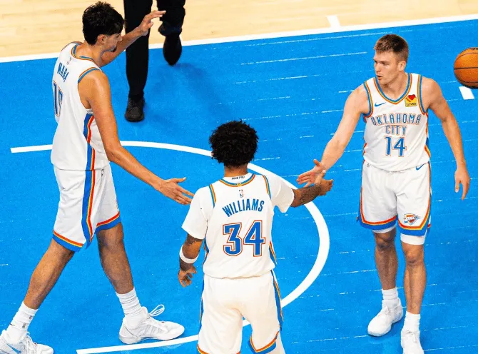 NBA季前赛：雄鹿128-126击败雷霆，马拉10中10砍22分，斯特茨三分7中4得20分