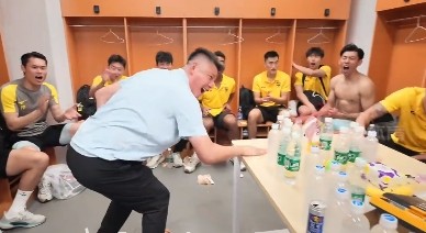 广东广州豹客场4-1胜深圳青年人 冲超仅差一步