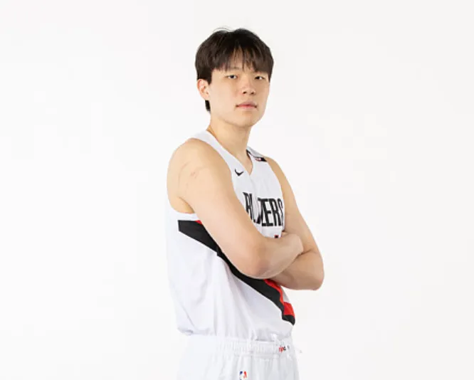 NBA季前赛：米卡-波特替补登场 杨瀚森尚未出场