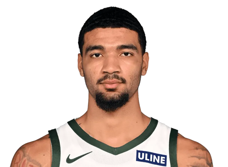 NBA季前赛雄鹿128-126雷霆 克莱尔-韦尔砍下18分12篮板