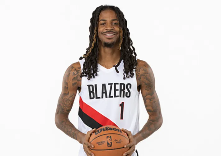 NBA季前赛：开拓者主帅诺里谈莫兰特表现，称其4次失误非正常水平