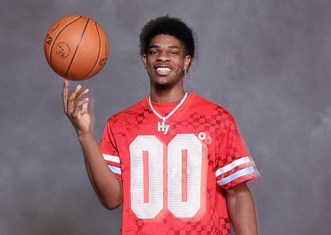 NBA季前赛开拓者123-118战胜勇士 诺里谈亨德森：带着速度打球但需掌控力