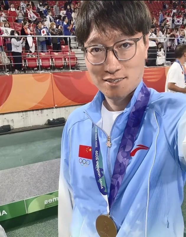 国足亚运队康复师：连轴运转、日夜在岗，所有辛苦都值得