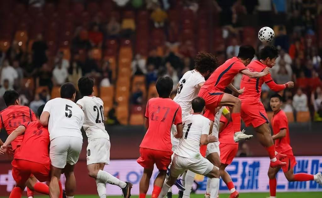 国足四战全败暴露问题，邵佳一战术缺失遭质疑