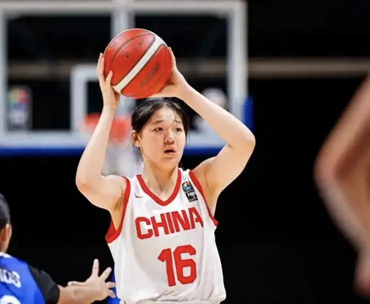 亚青赛U18女青112:49胜菲律宾进四强 孙晗昀19分5篮板 李沅珊21分