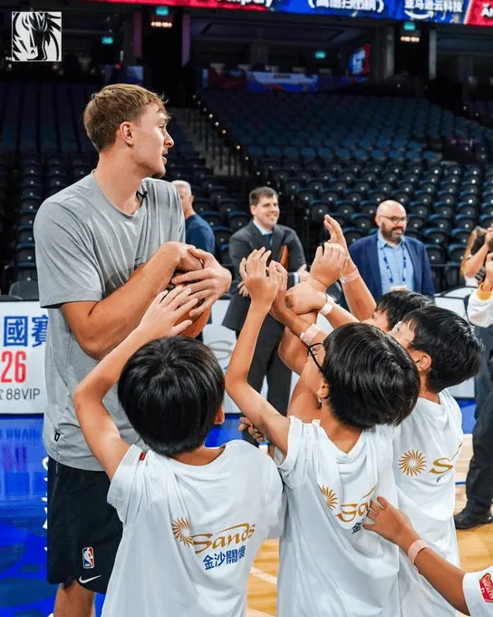 独行侠球员澳门社区互动 NBA关怀行动助力公益活动