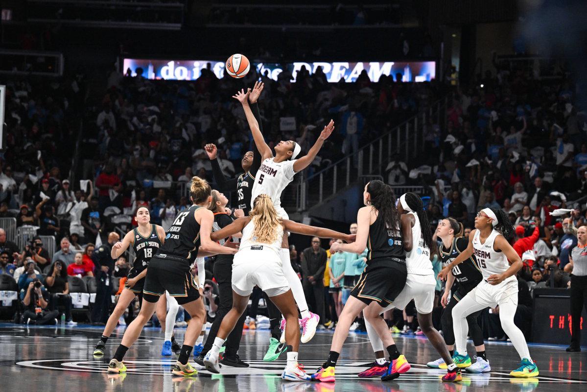 WNBA半决赛:亚特兰大与金州女武神两队2比0领先,纽约自由人与拉斯维加斯王牌面临出局