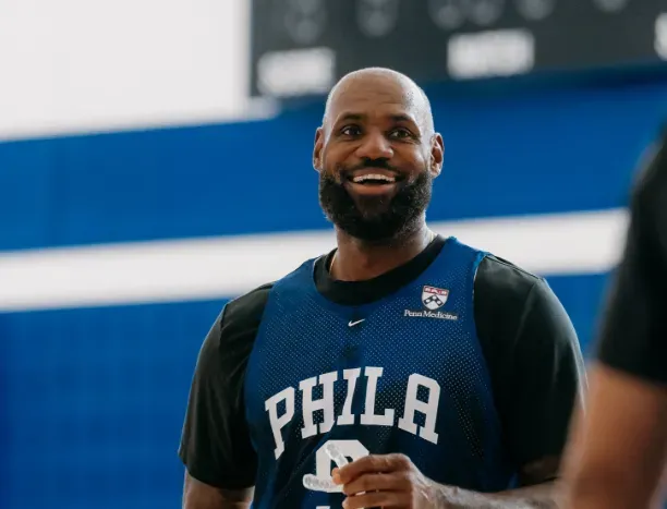 NBA季前赛76人108-114不敌篮网 詹姆斯18分钟砍10分5助攻