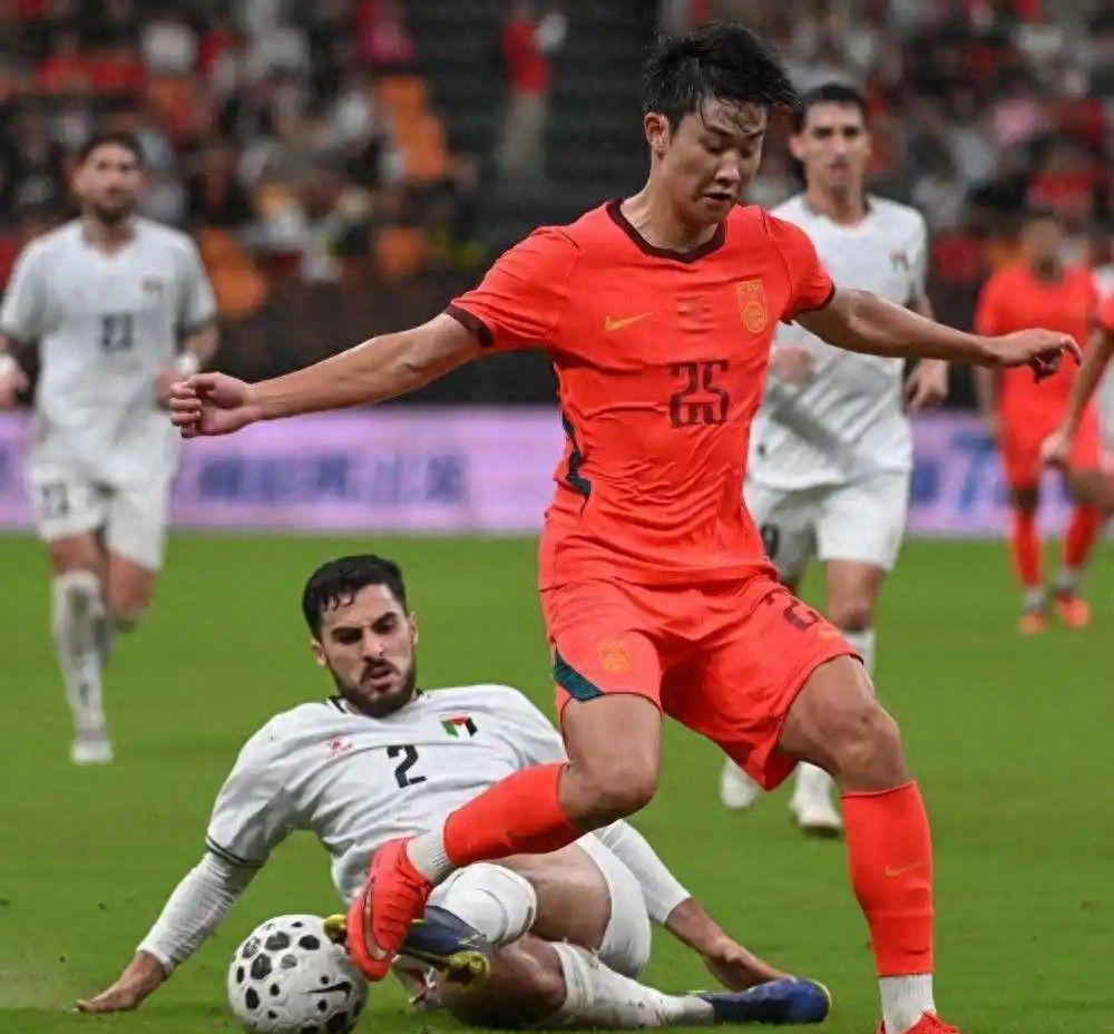 国足三连败0:9创纪录，邵佳一遭质疑