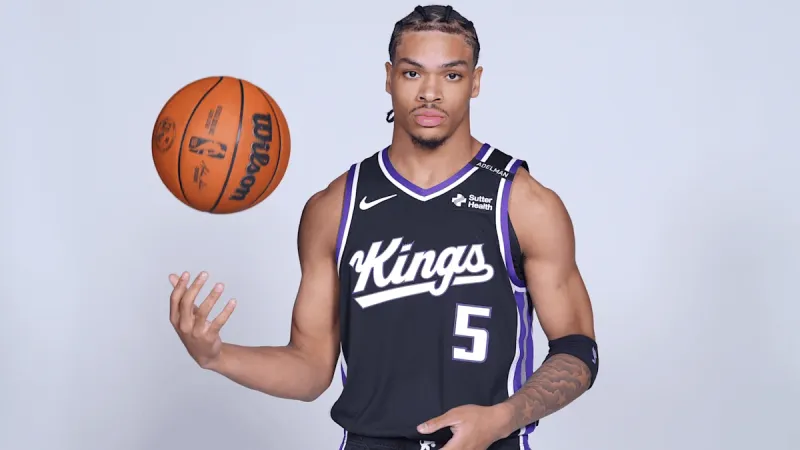 NBA季前赛湖人首节21-20领先国王 埃卡夫6投1中仅得2分