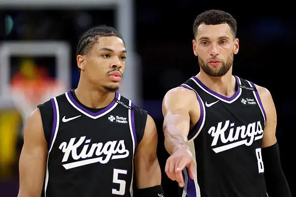 NBA记者：国王队老板晚宴公开批评球员管理层失败表现