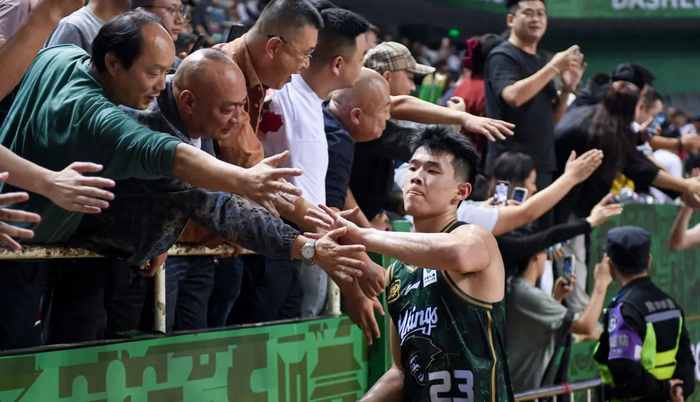 林葳留洋NCAA表现低迷，同曦董事长透露回归意愿