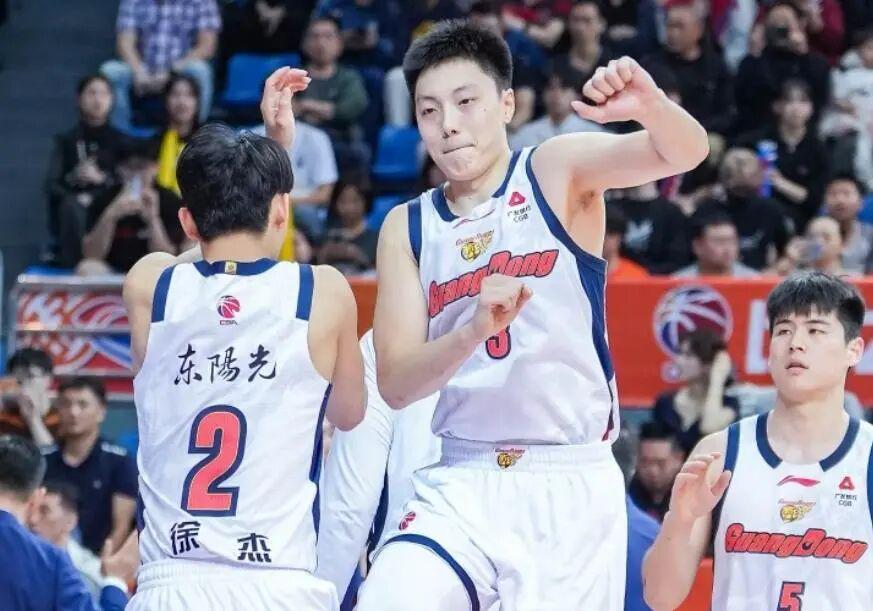广东男篮新赛季仅剩单外援，萨姆纳第一阶段报销