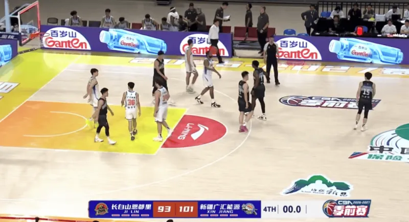 CBA季前赛：新疆101-93战胜吉林，辛普森21分10助攻，齐麟26分4篮板