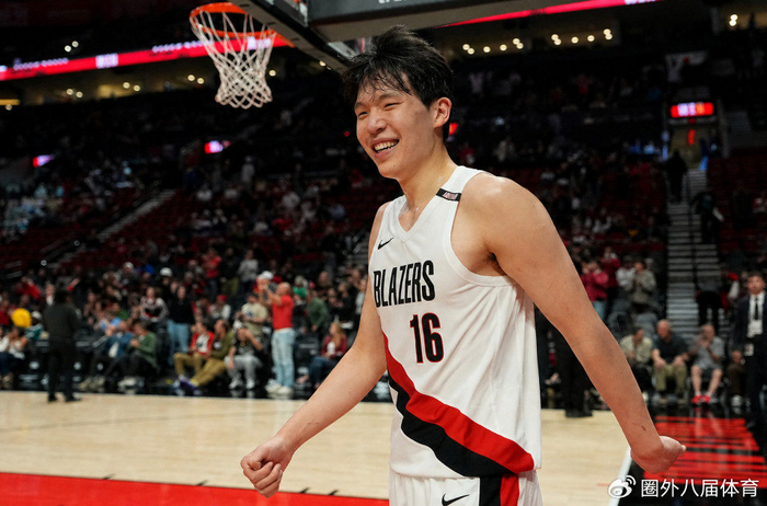 杨瀚森末节爆发助开拓者险胜勇士 Blazers Nation盛赞其未来潜力