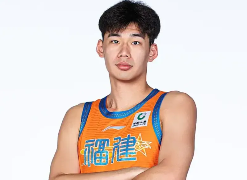 CBA季前赛：杨曦皓13分5板3盖帽，四川加时96-98不敌福建
