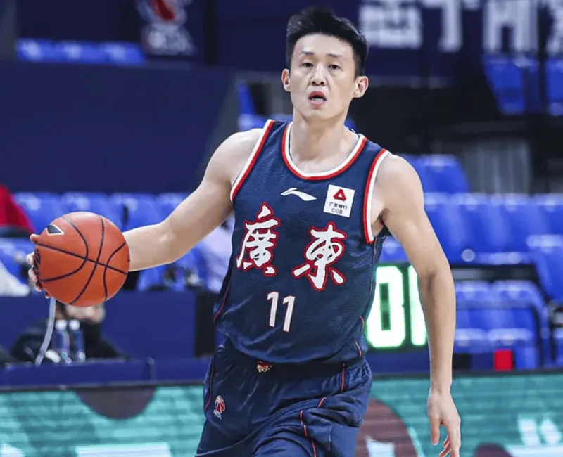 CBA季前赛广东vs山东大名单：胡明轩、周鹏出战，王岚嵚在列