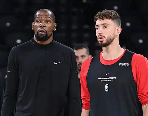 NBA季前赛：火箭半场65-45领先独行侠，史密斯12分、弗拉格19分