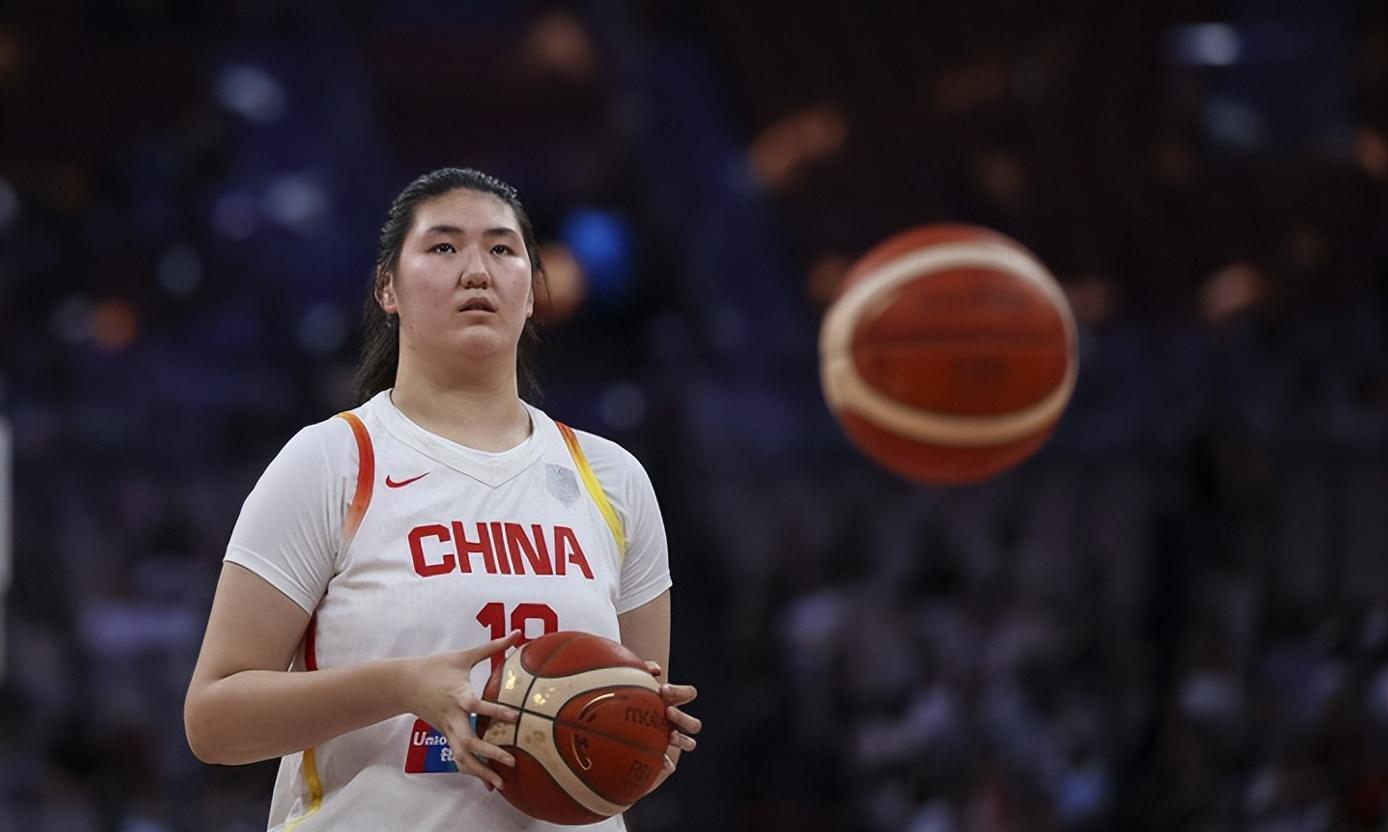 张子宇身高实测2.23米 与姚明同框证实未虚报