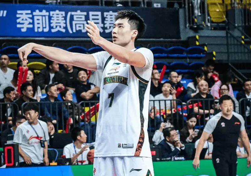 段睿骐17分1助攻1抢断，上海双加时119-113战胜辽宁