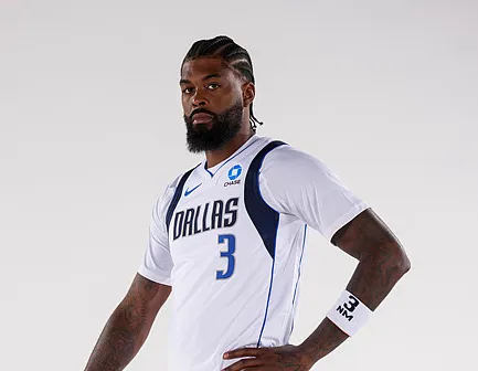 NBA季前赛火箭135-117胜独行侠 马绍尔24分钟砍16分