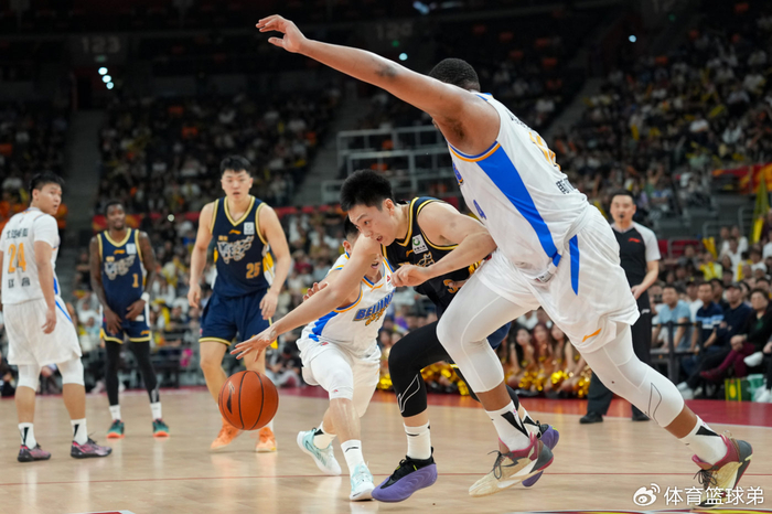 CBA新赛季北京首钢强势调整,李楠执掌帅印引期待
