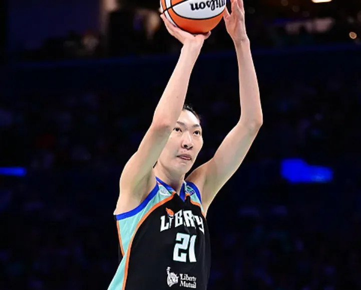 亚特兰大梦想85-83战胜纽约自由人，韩旭季后赛场均8分钟贡献3.2分