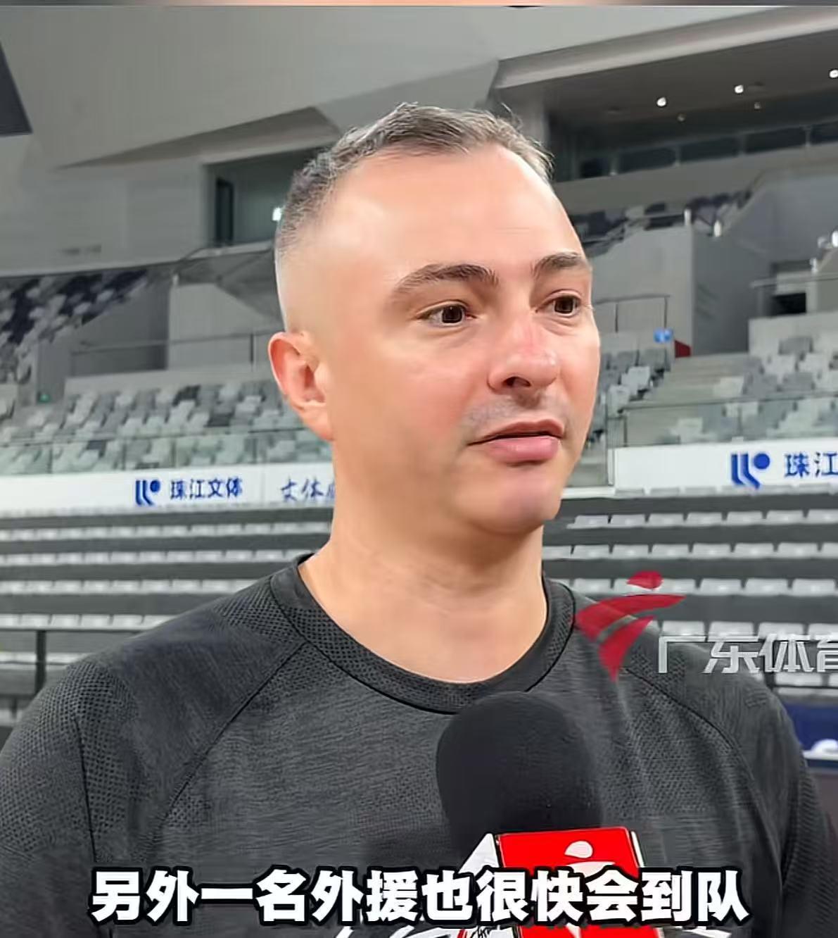 广东宏远新大外到队时间确定 亚帅深夜发声谈球队问题