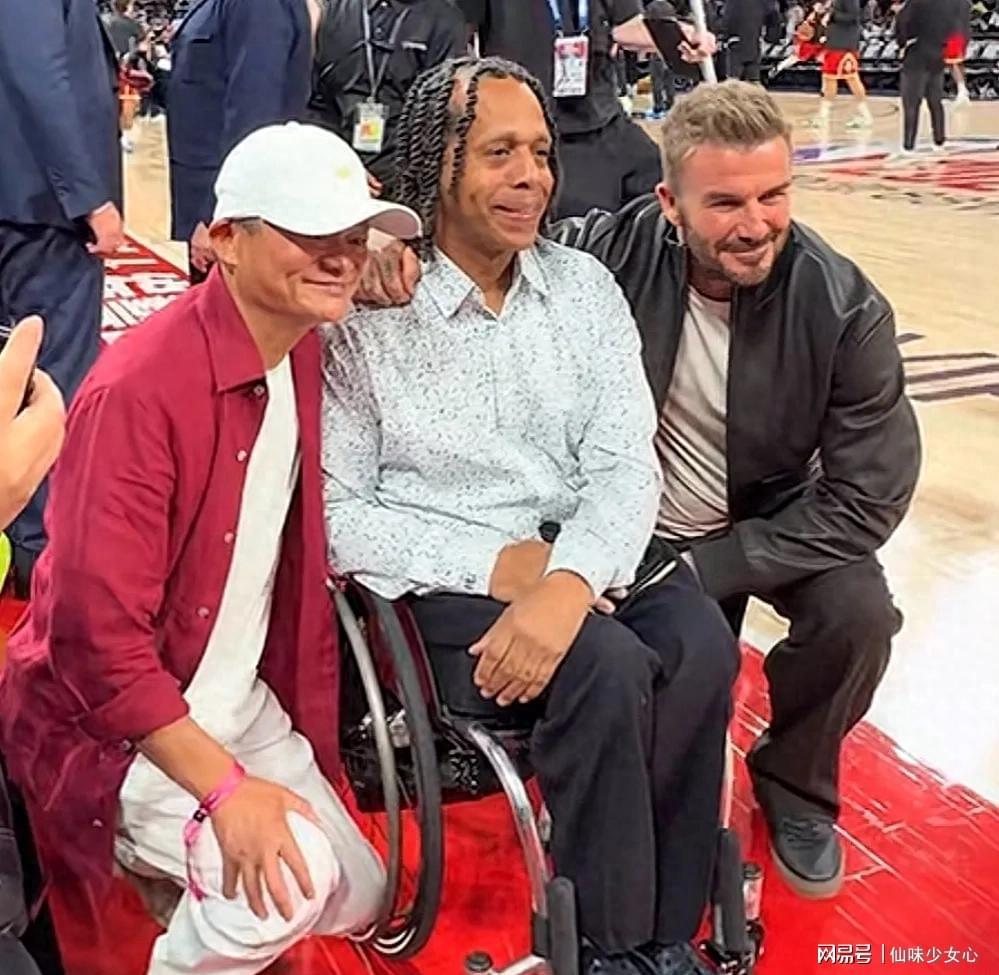 NBA中国赛巨星云集 马云现身与贝克汉姆合影